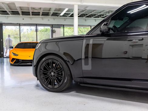 Used 2024 Land Rover Range Rover SE AWD/4WD image 12