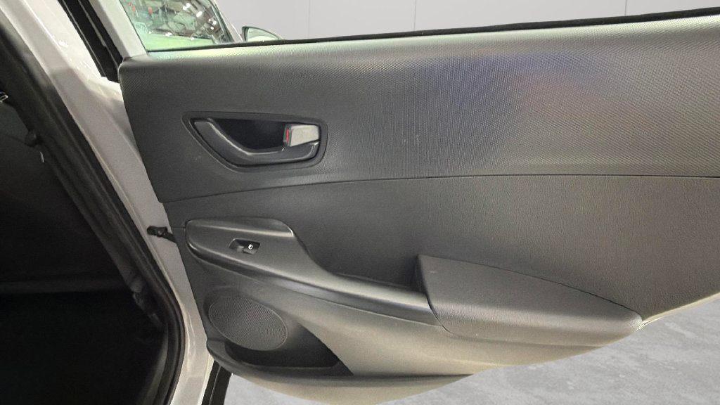 Used 2022 Hyundai Kona SE FWD image 32