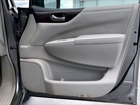 Used 2011 Nissan Quest SV FWD image 28