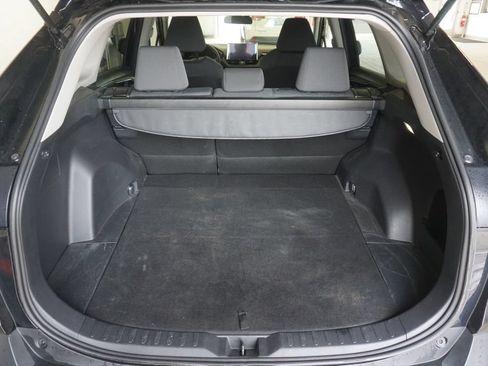 Used 2025 Toyota RAV4 XLE AWD/4WD image 15