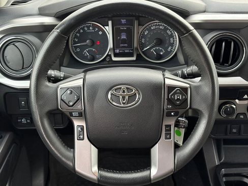 Used 2021 Toyota Tacoma SR5 image 33