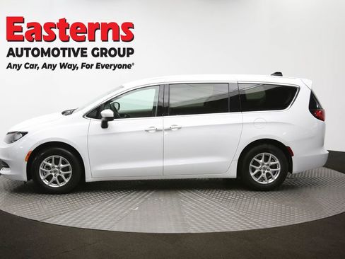 Used 2023 Chrysler Voyager LX FWD image 59