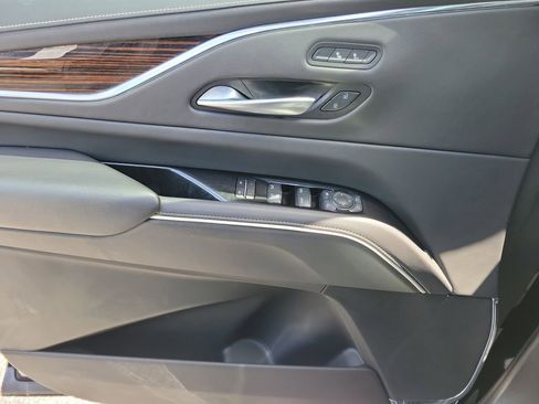 Used 2023 Cadillac Escalade Luxury image 29