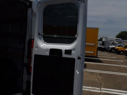 Used 2025 RAM ProMaster 2500 w/ U-Haul Equipment Group FWD image 24