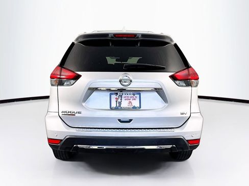 Used 2020 Nissan Rogue SV w/ Premium Package image 8