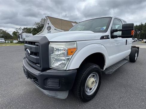 Used 2016 Ford F250 XL w/ Power Equipment Group AWD/4WD image 12