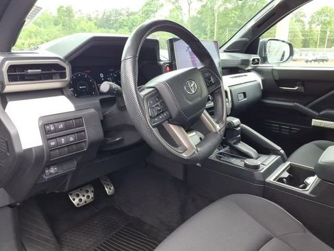 Used 2023 Toyota Tacoma TRD Off-Road w/ Technology Package RWD image 13
