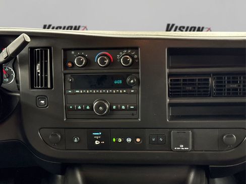 Used 2025 GMC Savana 3500 LT w/ LT Preferred Equipment Group image 19