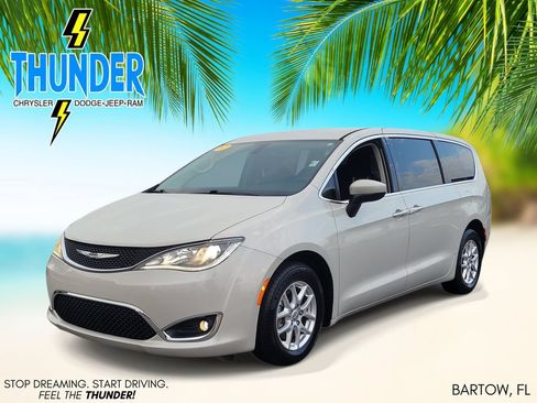 Certified 2017 Chrysler Pacifica Touring Plus w/ Security Group FWD image 2