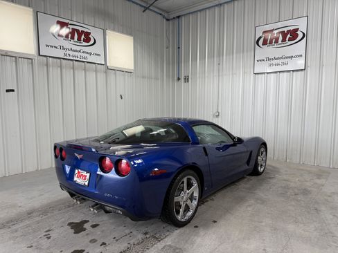 Used 2006 Chevrolet Corvette Coupe w/ Preferred Equipment Group RWD image 3
