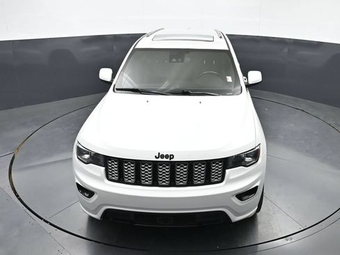 Used 2020 Jeep Grand Cherokee Altitude RWD image 39