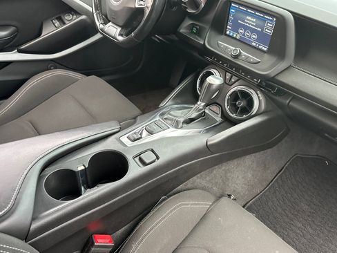 Used 2019 Chevrolet Camaro LT w/ RS Package image 18