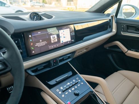 New 2026 Porsche Cayenne S image 16