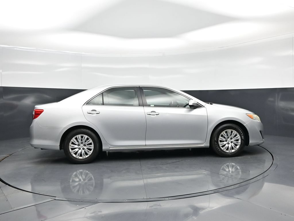 Used 2014 Toyota Camry LE FWD image 20