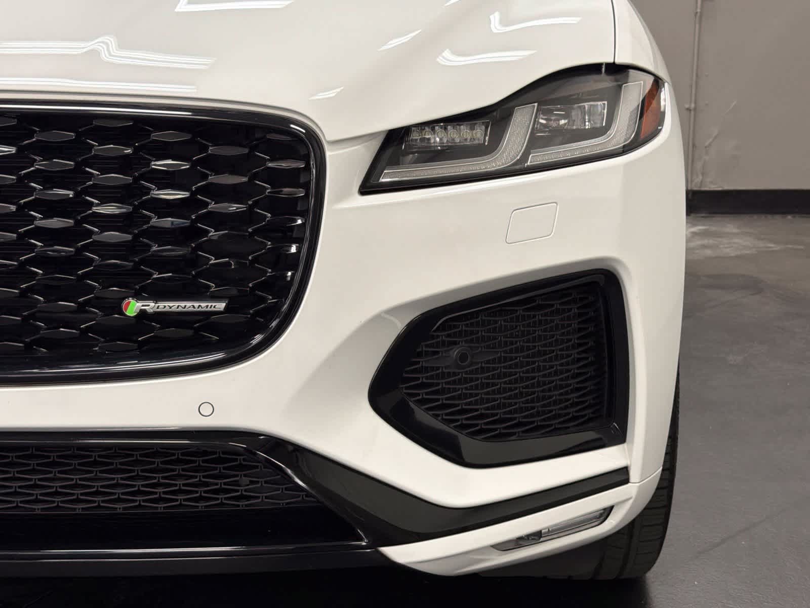 Used 2023 Jaguar F-PACE R-Dynamic S AWD/4WD image 7