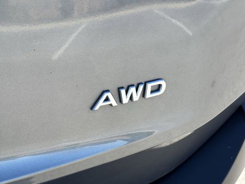 Used 2023 Nissan Rogue S image 9