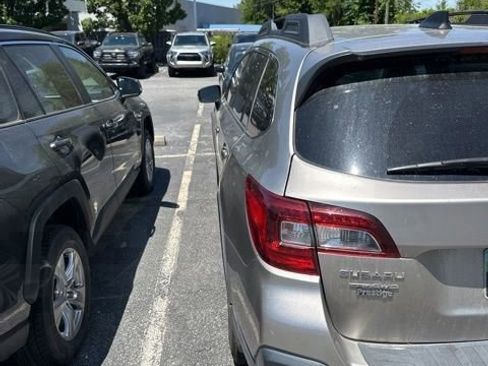 Used 2018 Subaru Outback 2.5i Limited AWD/4WD image 6
