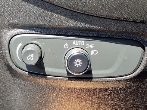 Used 2022 Chevrolet Equinox LS w/ LS Convenience Package AWD/4WD image 13