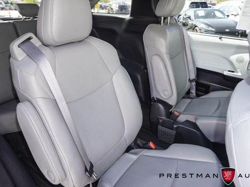 Used 2025 Toyota Sienna XLE w/ XLE Plus Package image 48