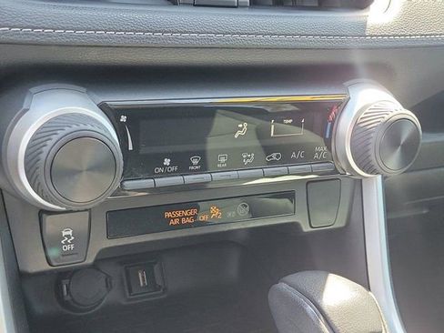 Used 2021 Toyota RAV4 LE image 28