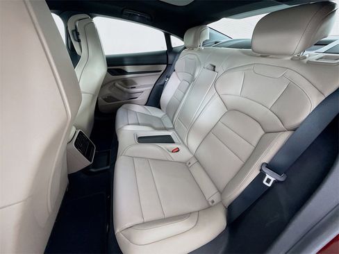 Used 2022 Porsche Taycan image 25