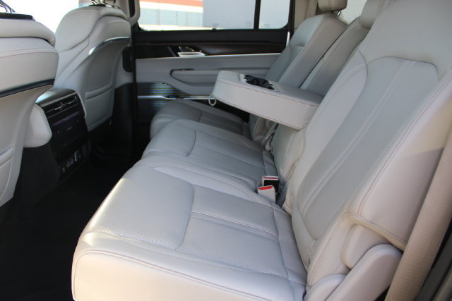 Used 2023 Jeep Grand Wagoneer L 4WD w/ Flexible Seating Group image 48