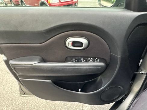 Used 2016 Kia Soul FWD image 15