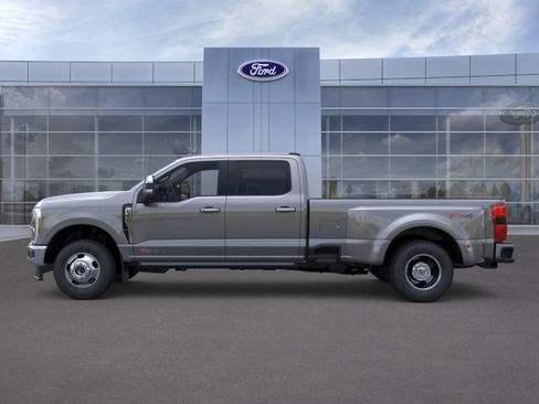 New 2026 Ford F350 4x4 Crew Cab DRW Super Duty image 3