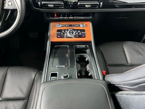 Used 2024 Lincoln Aviator Reserve image 16