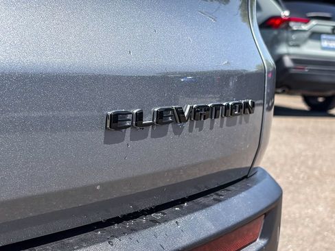 Used 2025 GMC Acadia Elevation FWD image 11