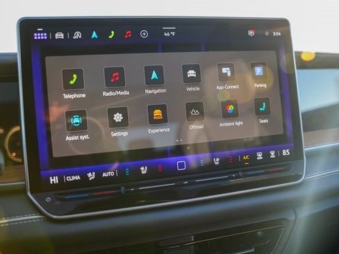 New 2026 Volkswagen Tiguan SEL R-Line image 17