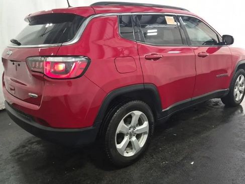 Used 2018 Jeep Compass Latitude w/ Popular Equipment Group AWD/4WD image 4