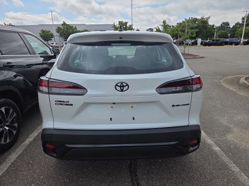 Used 2026 Toyota Corolla Cross AWD Hybrid image 4