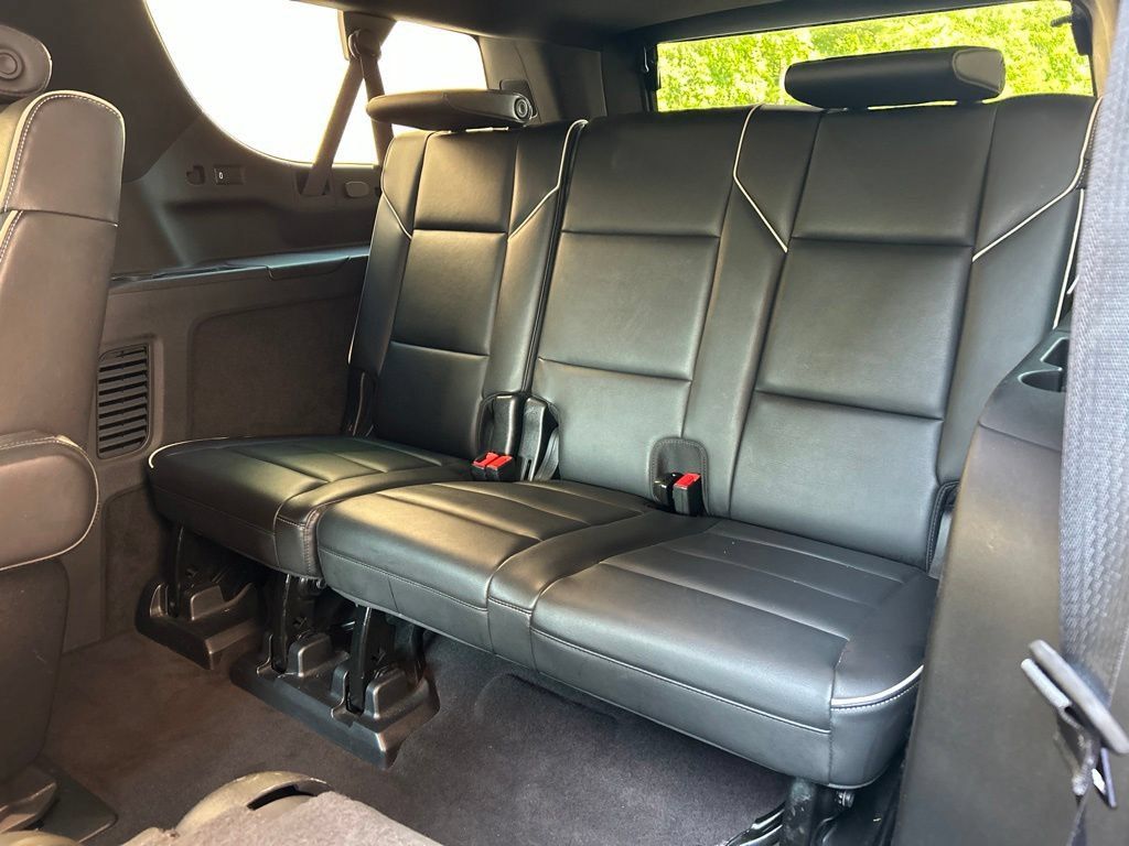 Used 2023 Cadillac Escalade ESV Premium Luxury RWD image 27