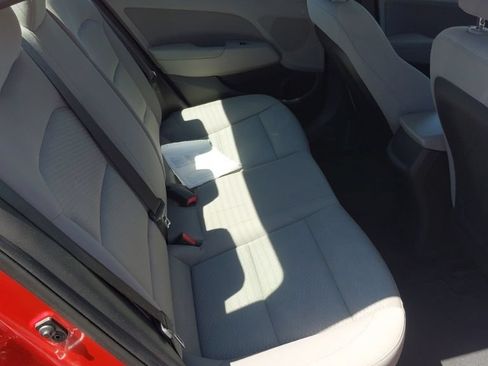 Used 2019 Hyundai Elantra SEL FWD image 10