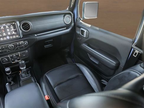 Used 2022 Jeep Wrangler Unlimited Sahara w/ Cold Weather Group image 26