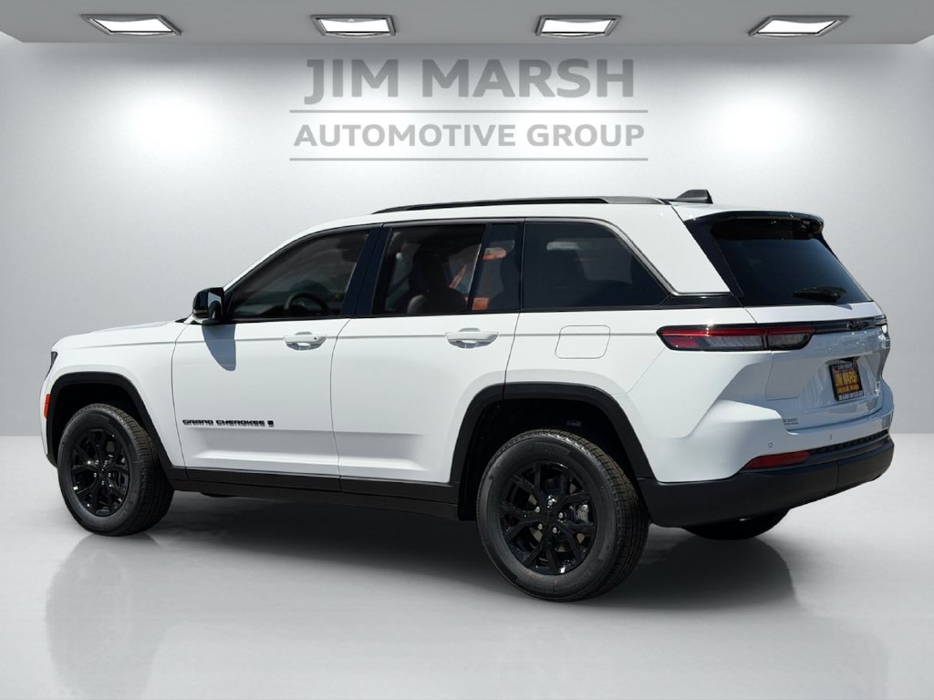 New 2026 Jeep Grand Cherokee Altitude RWD image 4