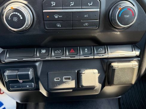Used 2020 Chevrolet Silverado 3500 LT AWD/4WD image 27