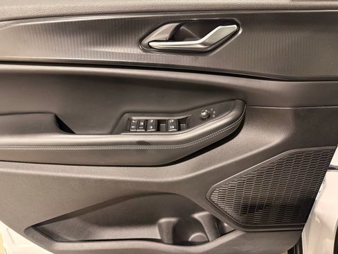 Used 2023 Jeep Grand Cherokee Altitude image 13