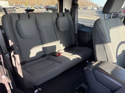 Used 2024 Jeep Wrangler Sport AWD/4WD image 18