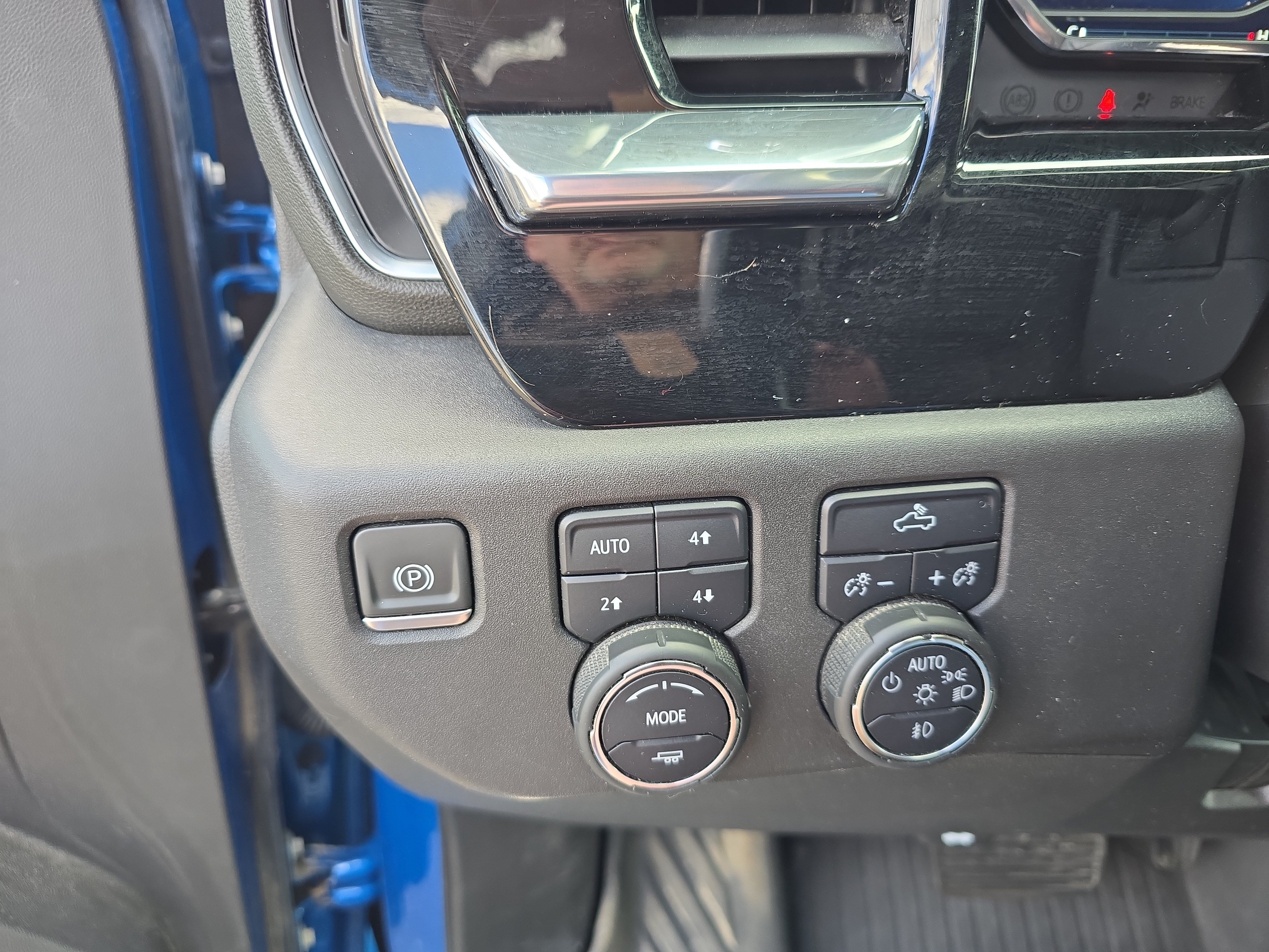 Used 2022 Chevrolet Silverado 1500 RST AWD/4WD image 23