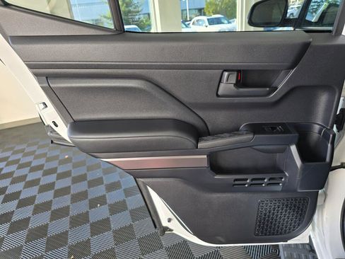 Used 2025 Toyota 4Runner SR5 image 36