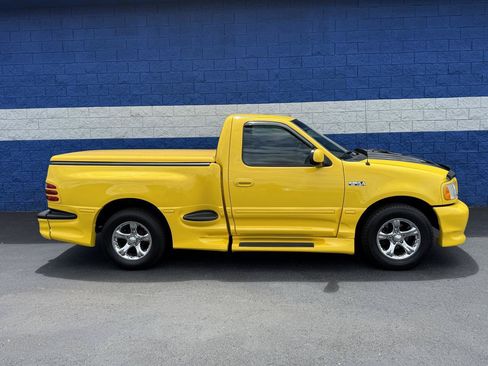 Used 2002 Ford F150 2WD Regular Cab image 2