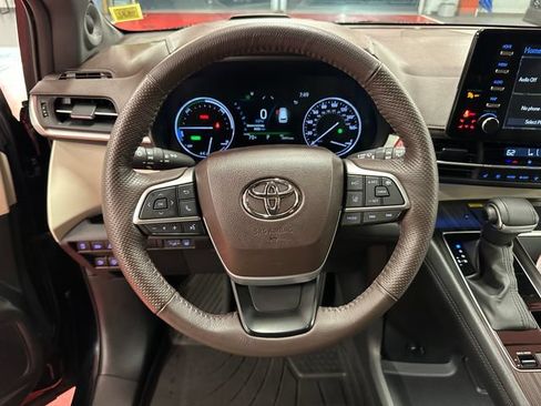 Certified 2023 Toyota Sienna Platinum AWD/4WD image 17