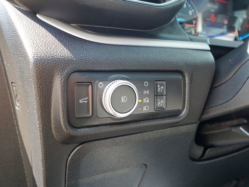 Used 2022 Ford Explorer XLT w/ Equipment Group 202A image 19