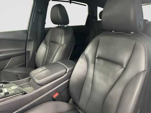 Used 2017 Audi Q7 3.0T Premium Plus w/ Premium Plus Package AWD/4WD image 10