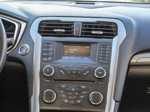 Used 2018 Ford Fusion S image 21