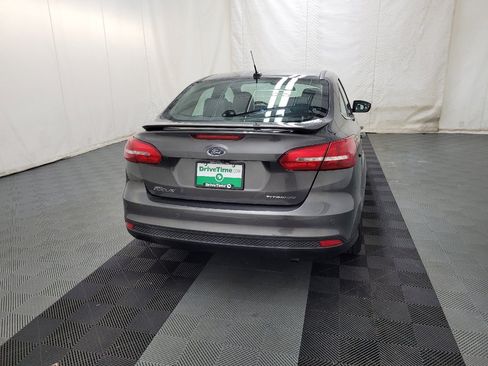 Used 2017 Ford Focus Titanium FWD image 7