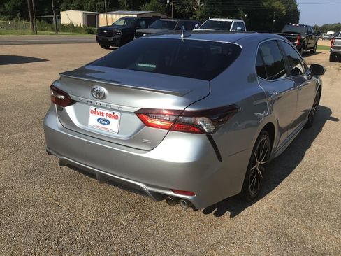 Used 2023 Toyota Camry SE FWD image 10