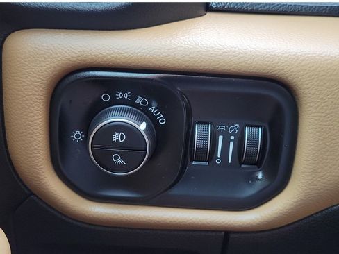 Used 2019 RAM 1500 Big Horn image 28